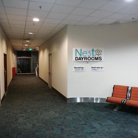 Nest Dayrooms บันดาร์เสรีเบกาวัน ภายนอก รูปภาพ